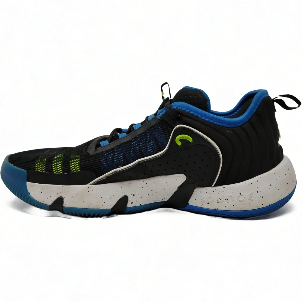 Streetwear Minimalist Adidas Trae Unlimited Mens Basketball Shoes Size 10.5